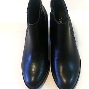 Vionic Studded Leather Boots Size 6